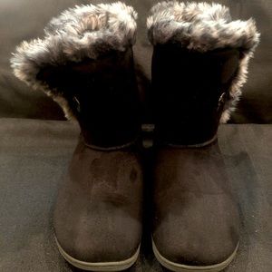 Vionic fur lined boots (like new). Women’s  Size 8